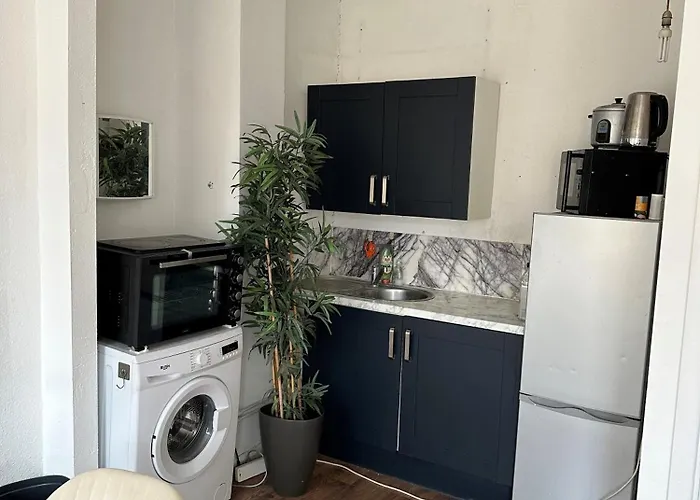 One Bed Victorian Flat,10 Min Walk To Paddington, Sleeps 4, Pet-Friendly